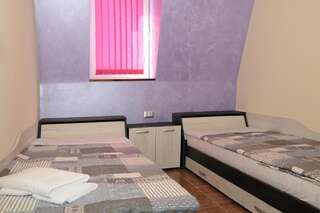 Хостелы Home Hostel Plovdiv Пловдив Двухместный номер с 2 отдельными кроватями-3